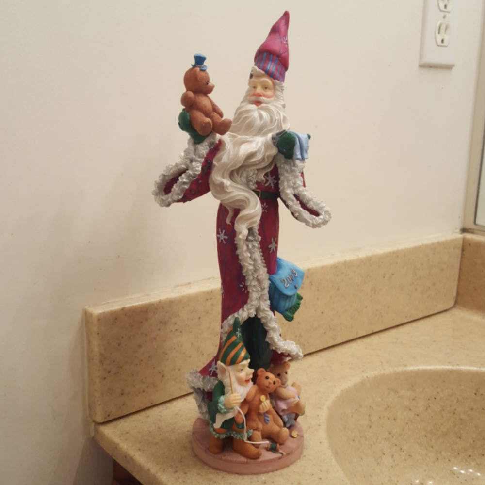 Santa Clause statue 2009